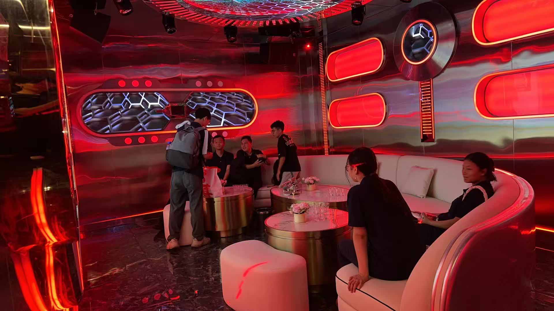 久信达科技公司员工齐聚光明区蠄蜍石，开启活力爬山之旅暨团建活动(图6)