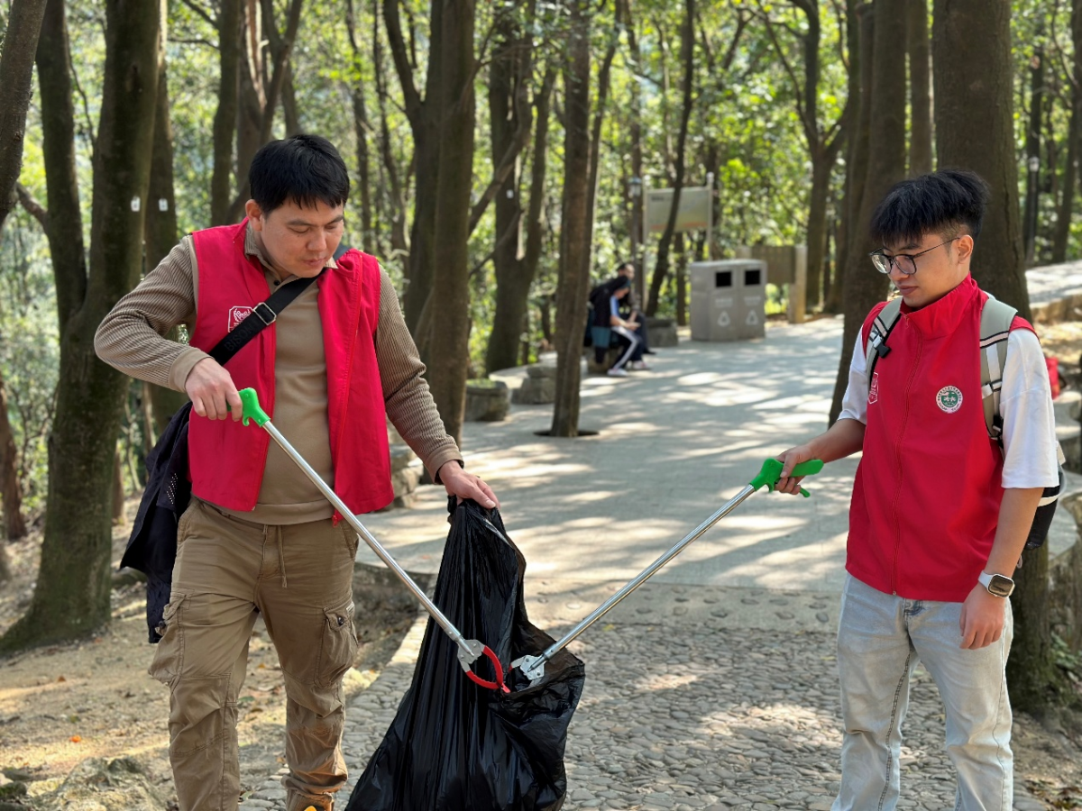 守护绿水青山,久信达环保袋义工点亮阳台山(图1)