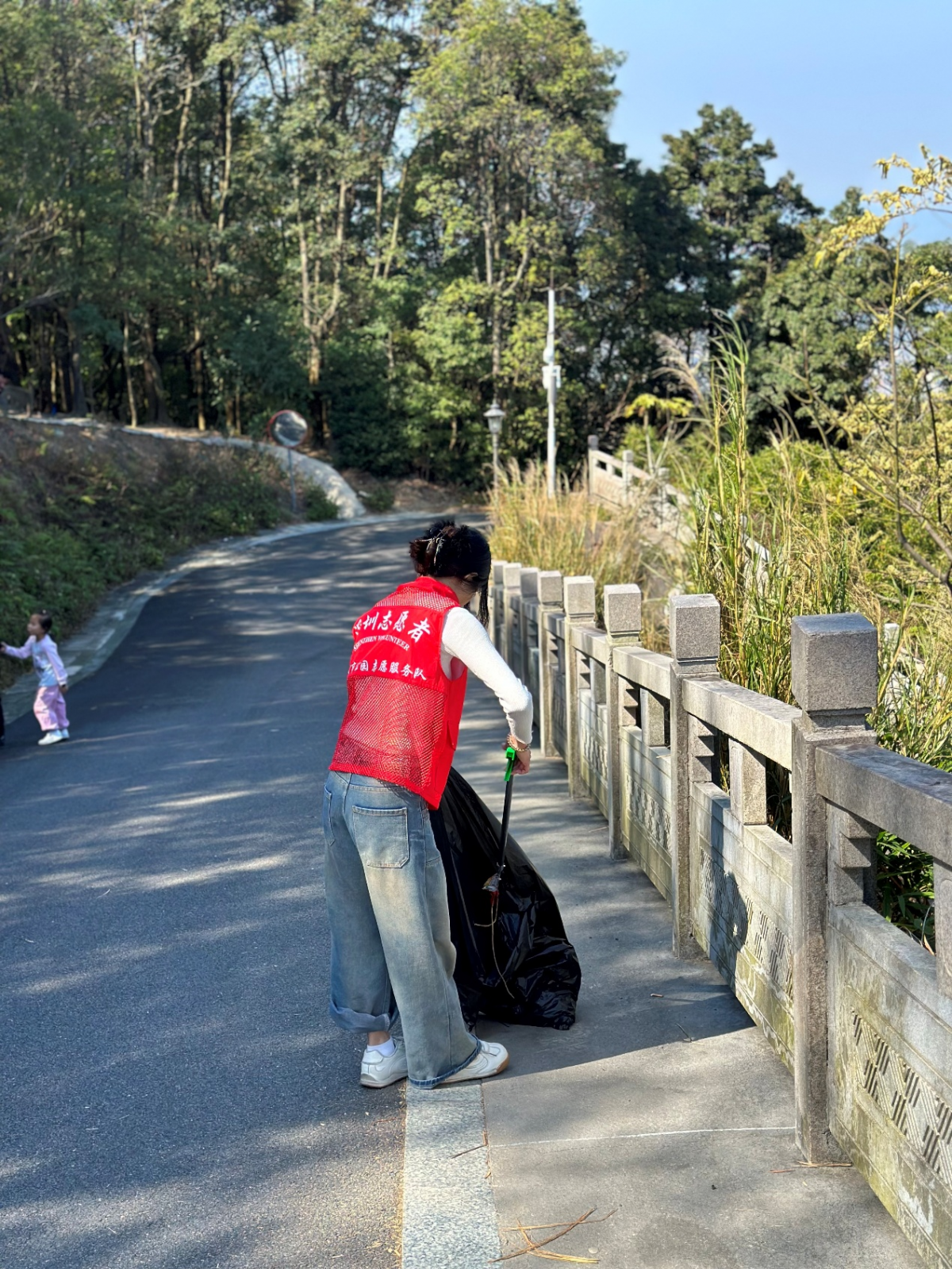 守护绿水青山,久信达环保袋义工点亮阳台山(图2)